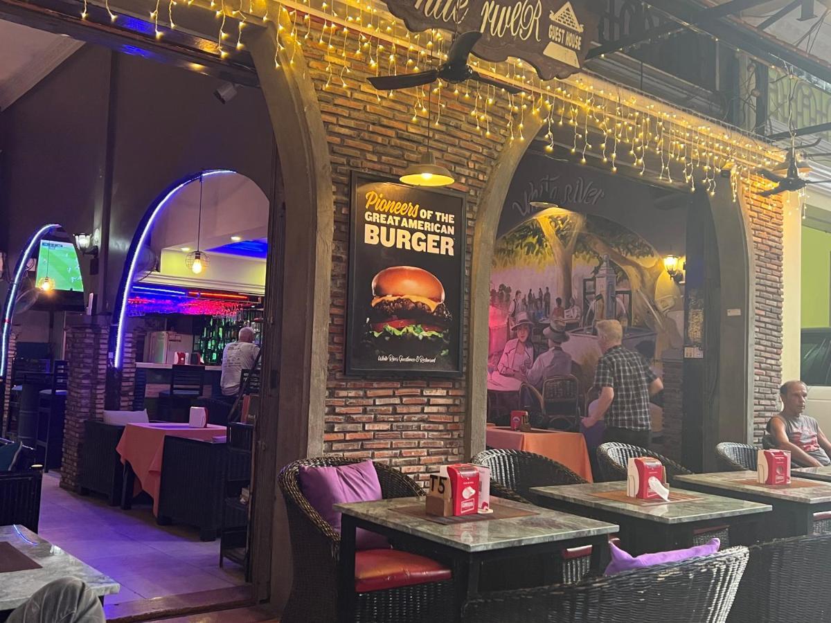 White River Guesthouse بنوم بنه المظهر الخارجي الصورة